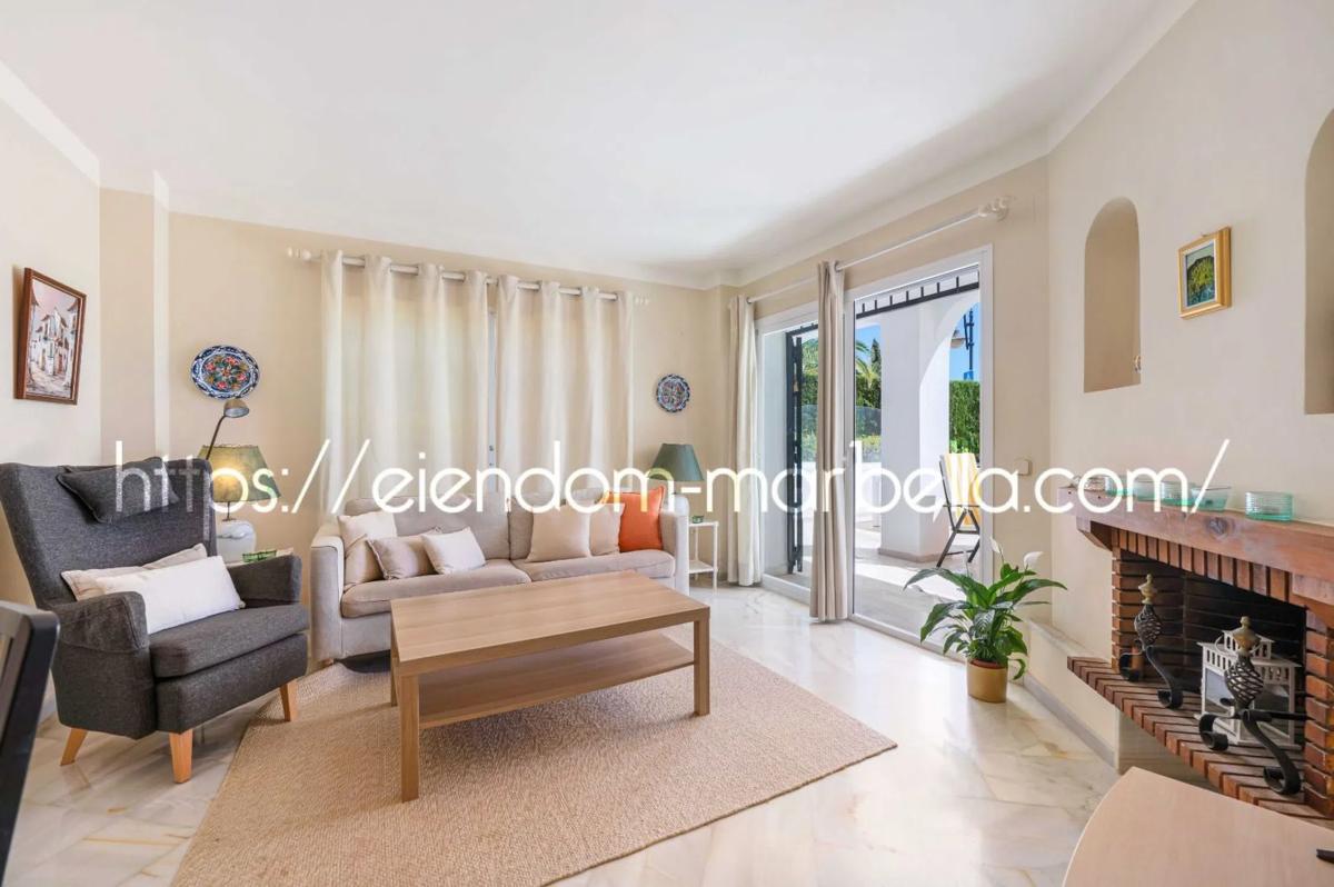 Sale of apartment in CL ROBLE-CERRADO DE ELVIRIA, Marbella
 photo 4