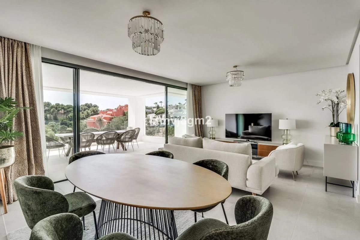 Venta de duplex en Calle la Romana, Marbella photo 1
