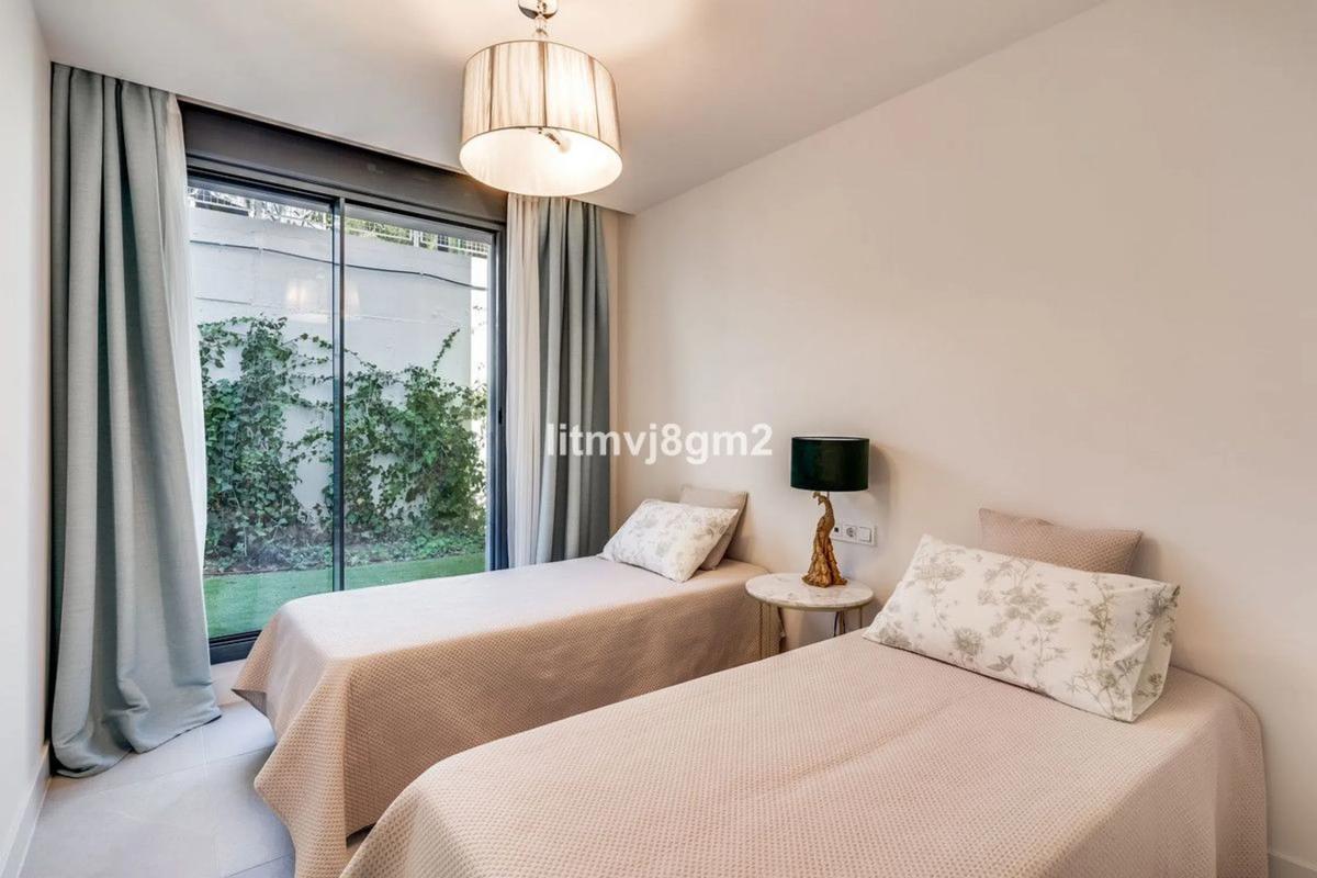 Venta de duplex en Calle la Romana, Marbella photo 5