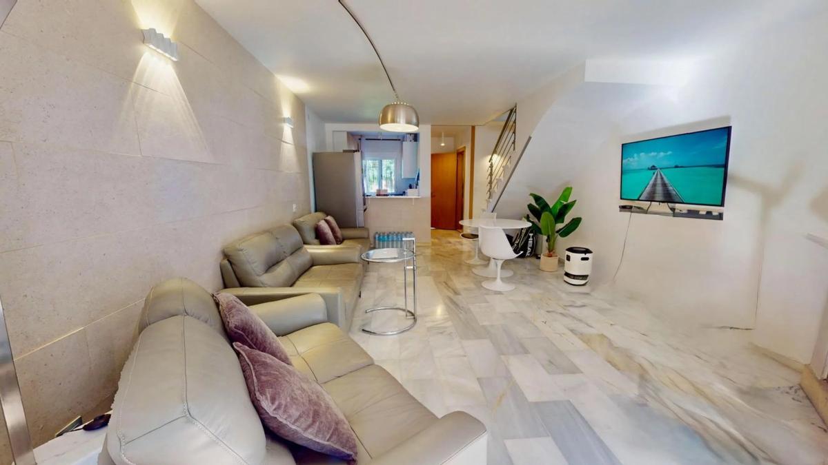 Venta de chalet adosado en  Barrio Santa María , Marbella photo 2