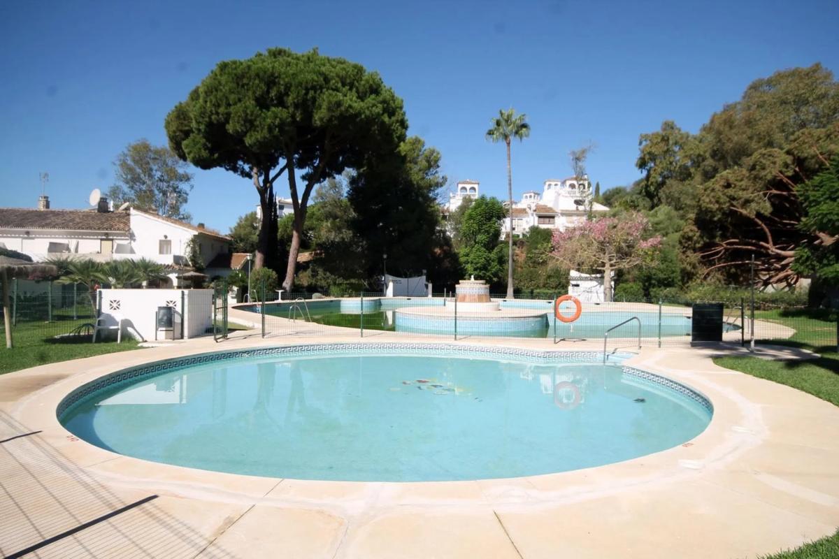 Venta de chalet adosado en  Barrio Santa María , Marbella photo 5