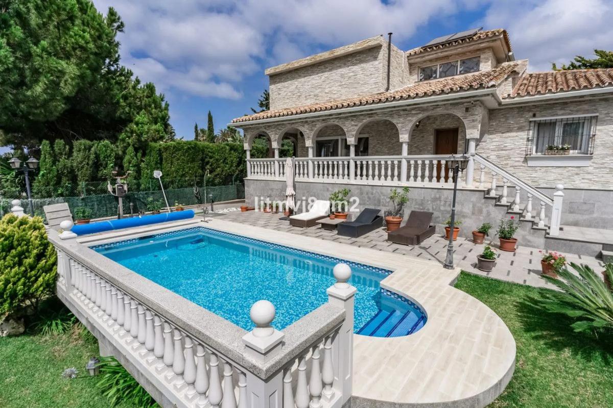 Продажа отдельного шале в Barrio Marbesa, Марбелла photo 1
