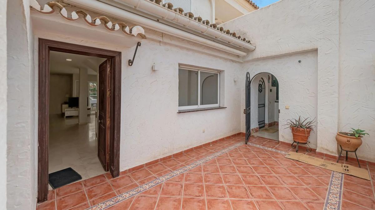 Venta de ático en AV CUESTA CORREA UR MARBESA, Marbella photo 2