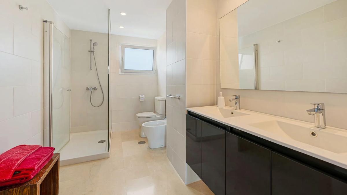 Venta de ático en AV CUESTA CORREA UR MARBESA, Marbella photo 4