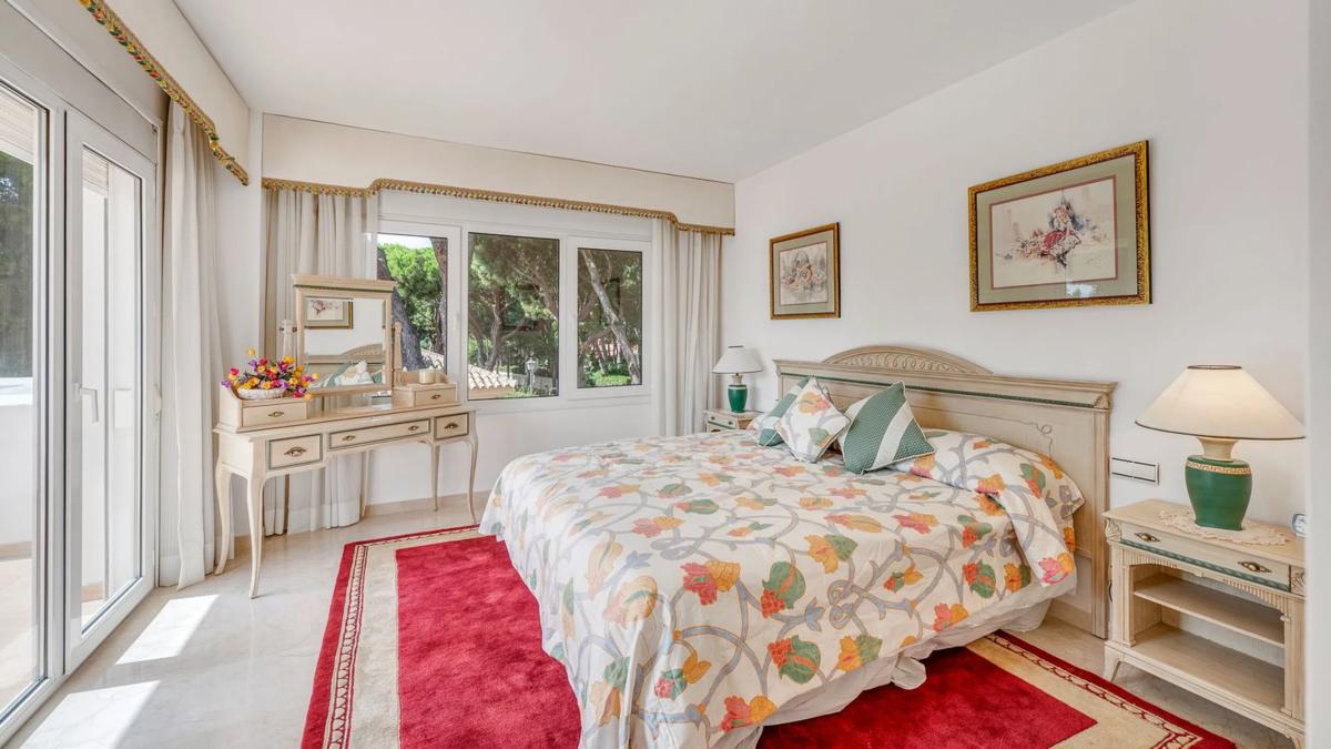 Sale of independent chalet in AV 4-UR HACIENDA LAS CHAPAS, Marbella
photo 3