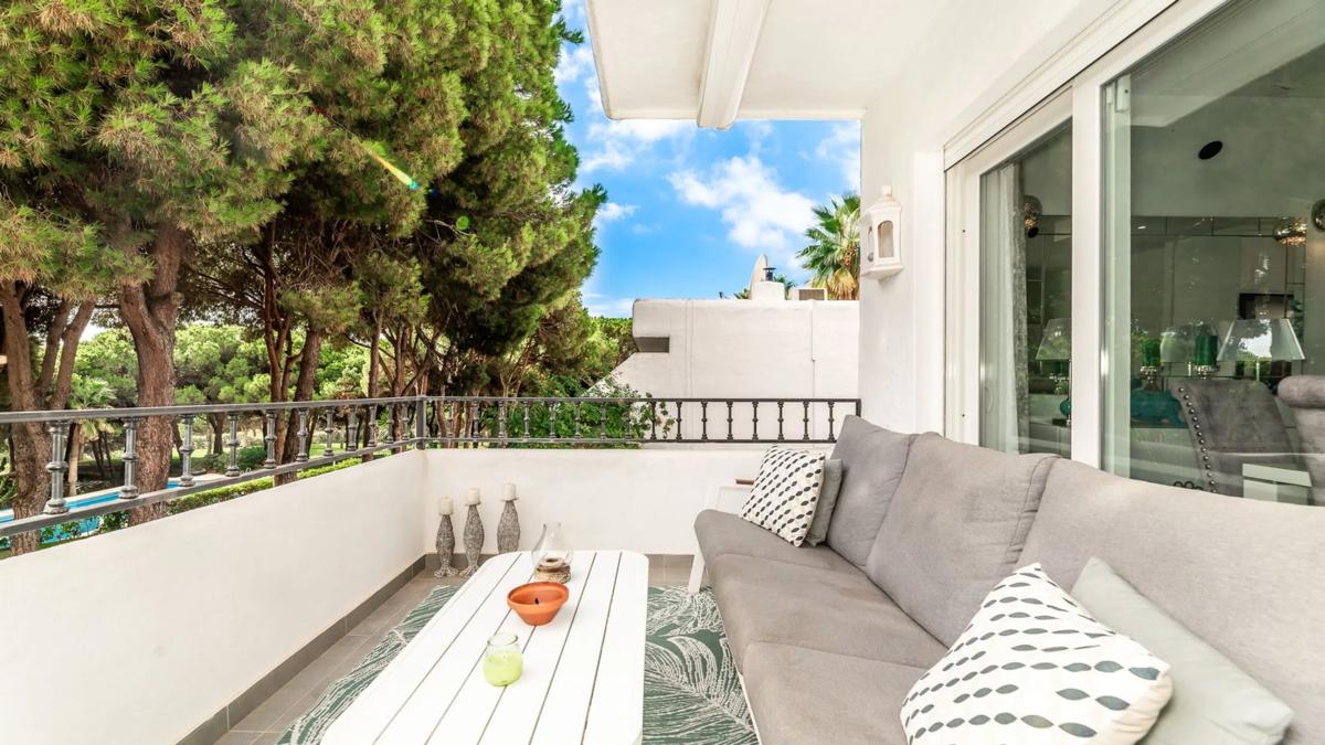 Venta de chalet adosado en  AV ACEBOS (LOS) (SAMISOL) , Marbella photo 3