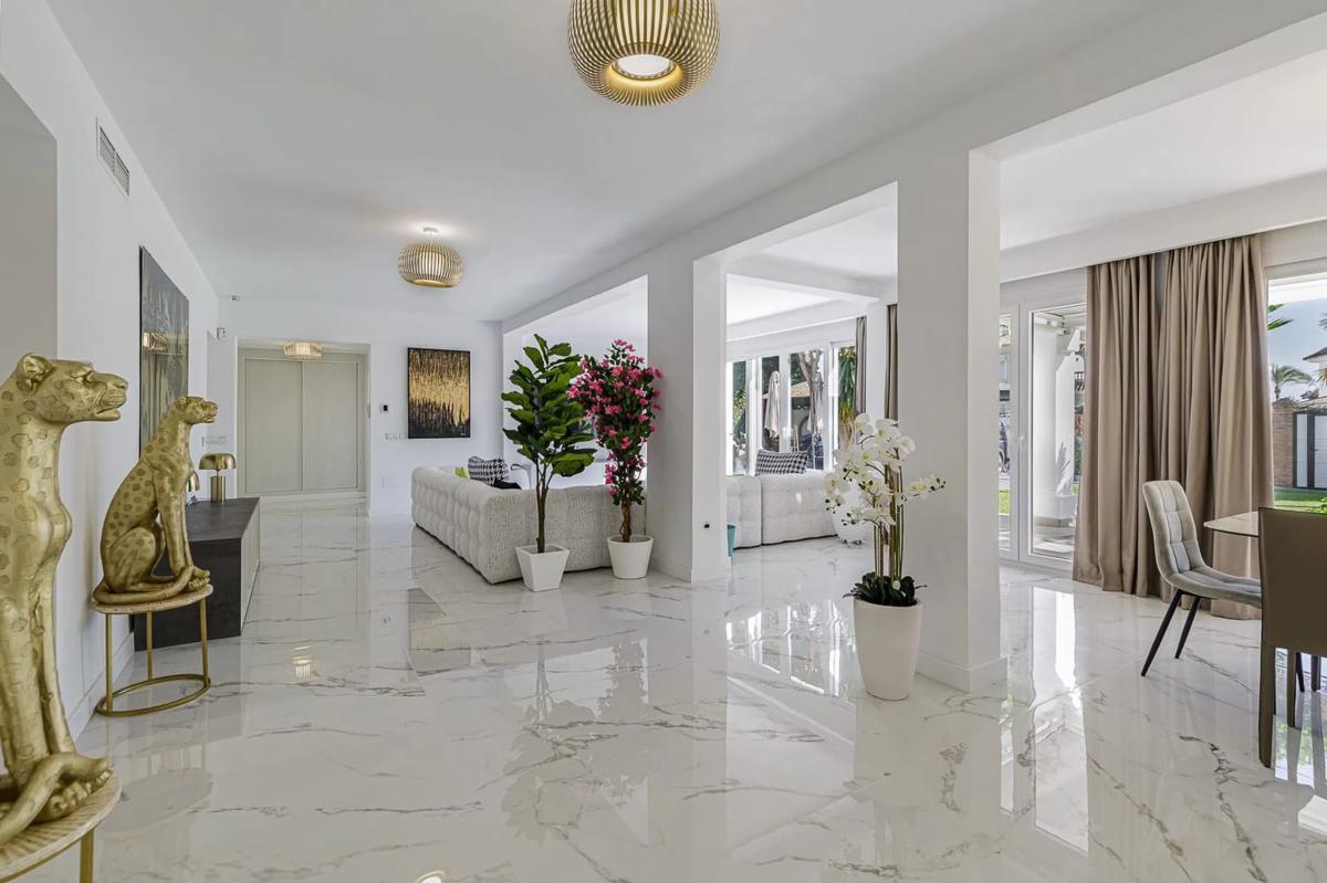 Sale of independent chalet in Calle Neptuno, 14 A, Marbella
photo 4