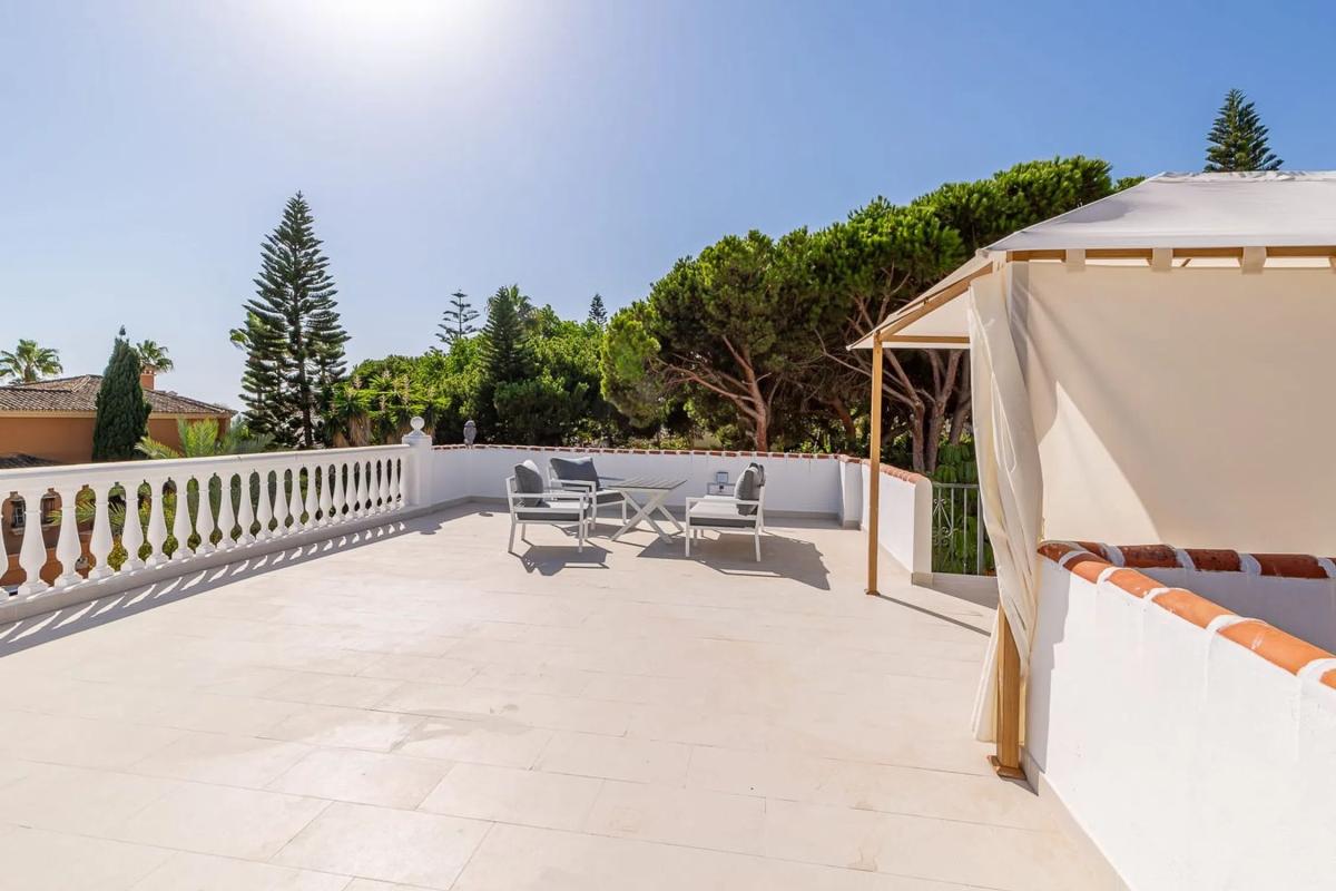 Sale of independent chalet in Calle Neptuno, 14 A, Marbella
photo 5