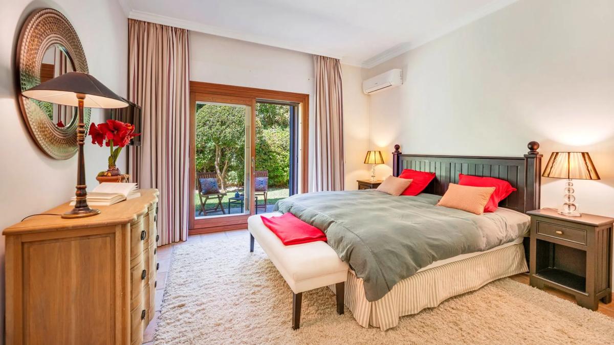 Sale of independent chalet in CL ARANJUEZ-UR MARBESA, Marbella
photo 3