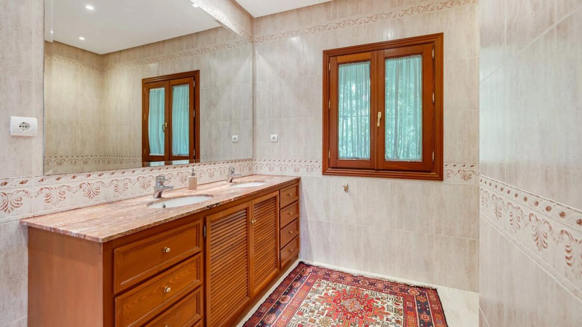 Sale of independent chalet in CL ARANJUEZ-UR MARBESA, Marbella
photo 4