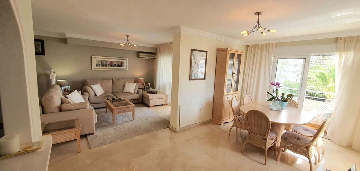 Venta de duplex en Urbanización Marbesa, 446, Marbella photo 1
