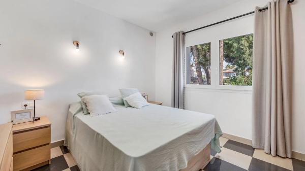 Chalet independiente en venta en Calle de los Cipreses, Marbella
thumbnail 1