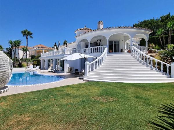 Chalet independiente en venta en Barrio Elviria, Marbella
thumbnail 2