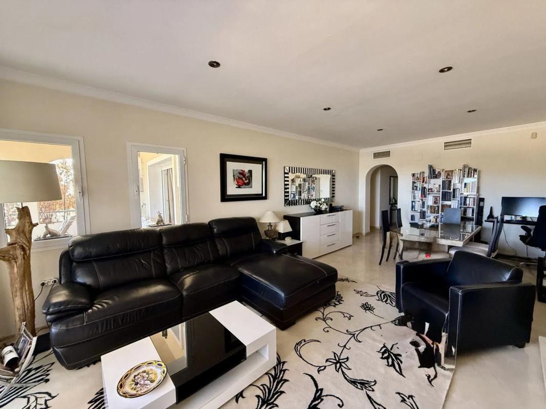 Sale of apartment in Paseo de Francia, Marbella
photo 5