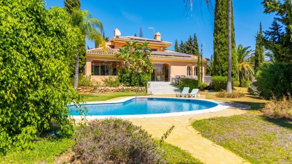 Chalet independiente en venta en Barrio Elviria, Marbella
thumbnail 1