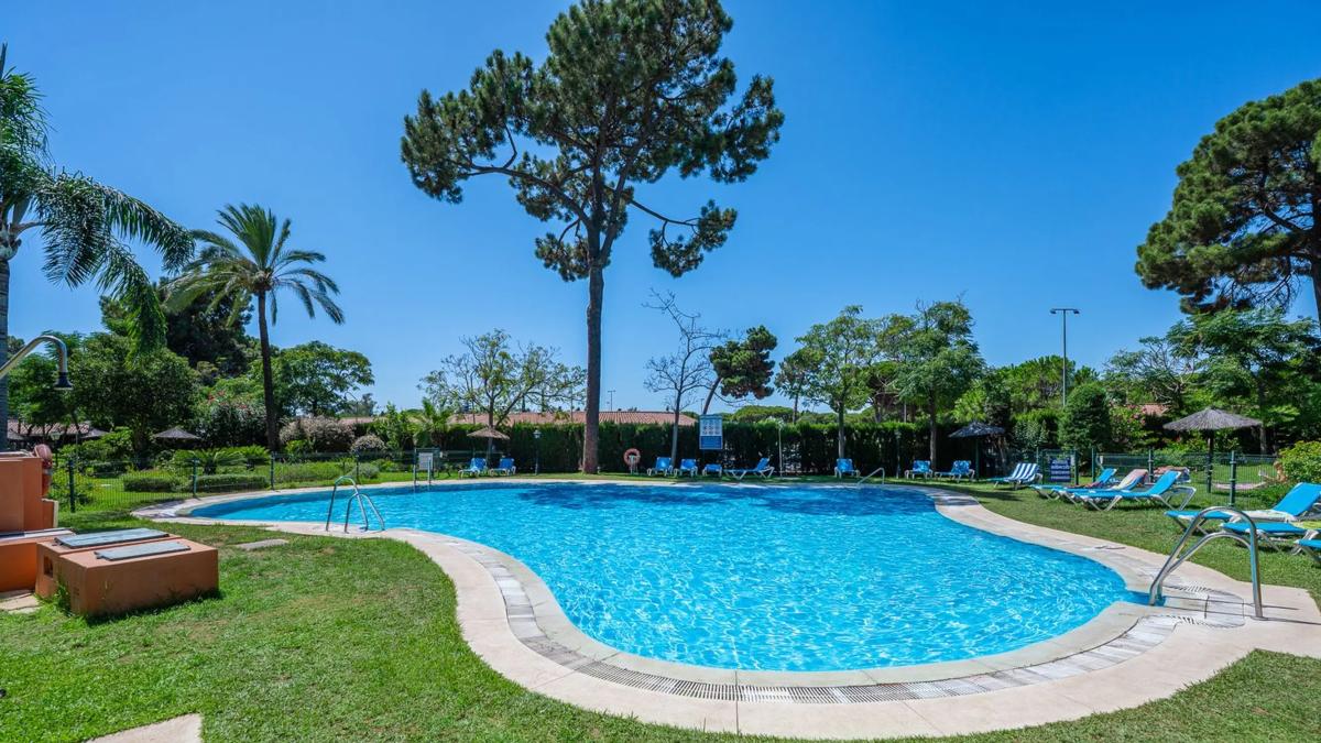 Venta de ático en AV VALERIANO RODRIGUEZ-ELVIR, Marbella photo 3