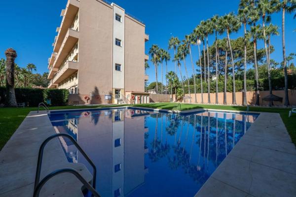 Apartment for sale in Calle de Las Golondrinas, 28, Marbella photo 1