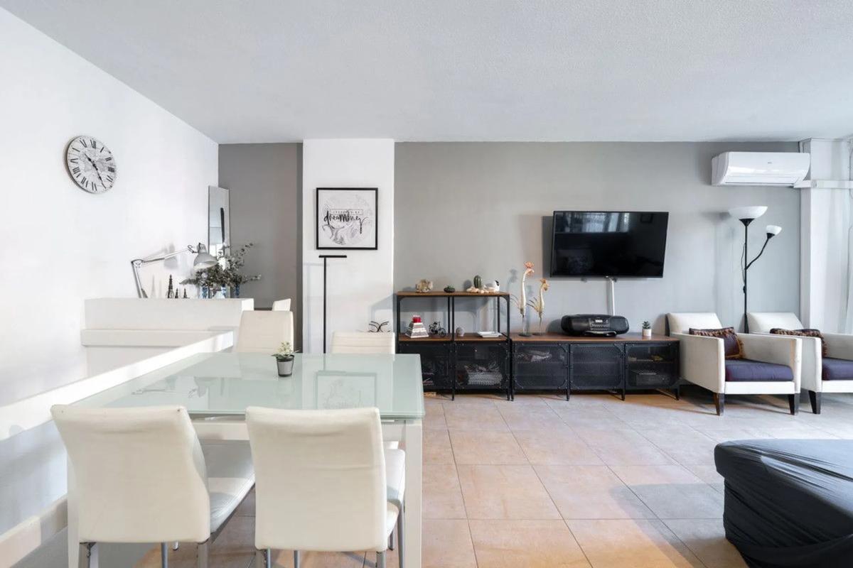 Sale of apartment in Calle de Las Golondrinas, 28, Marbella
 photo 2