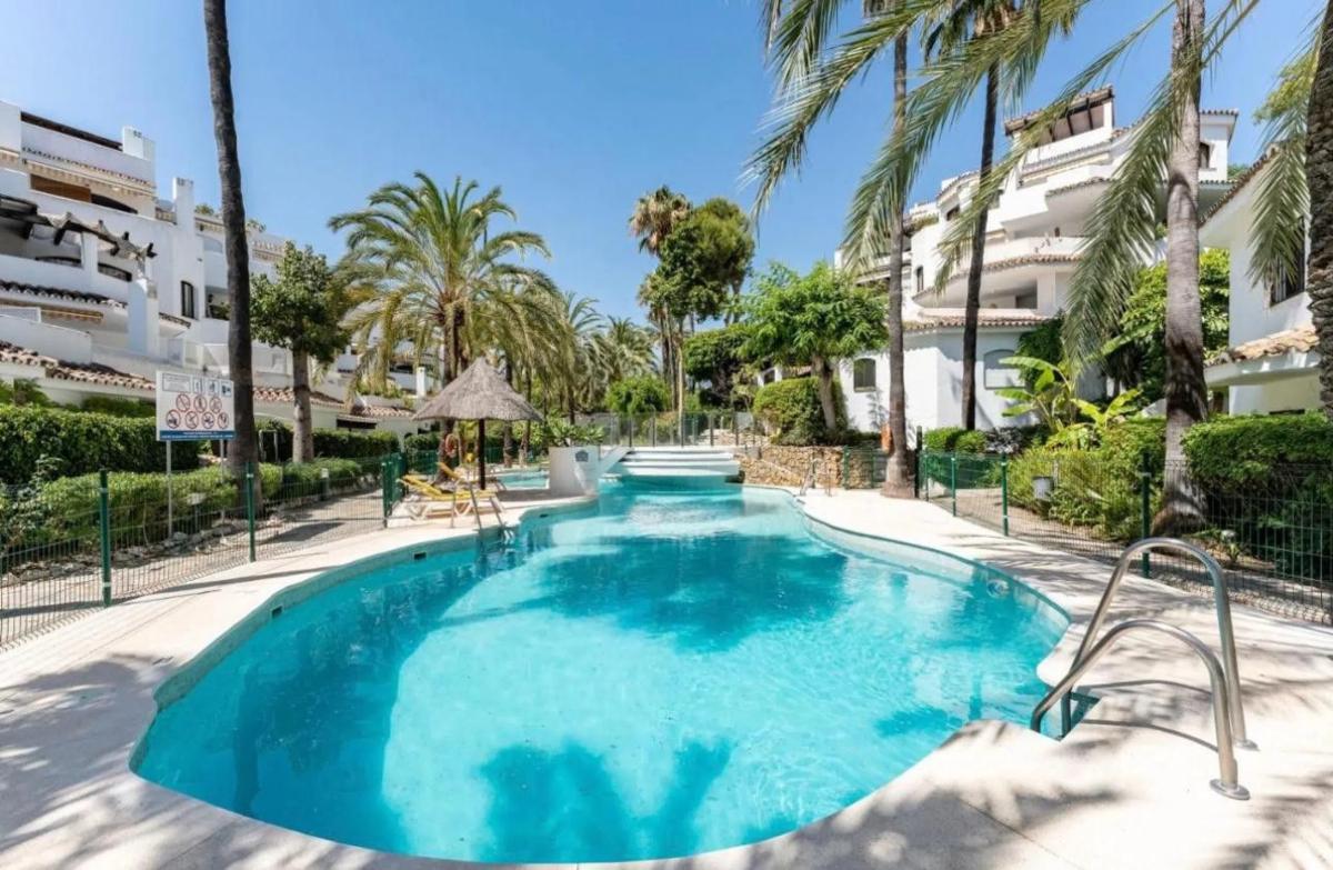 Venta de piso en Calle Urbanizacion Real de Zaragoza, Marbella
photo 1