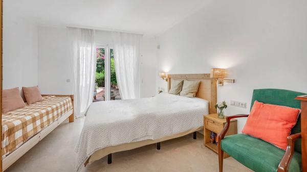 Apartment for sale in  AV ATOLON DE CORAL-COTO DOLO, Marbella photo 4