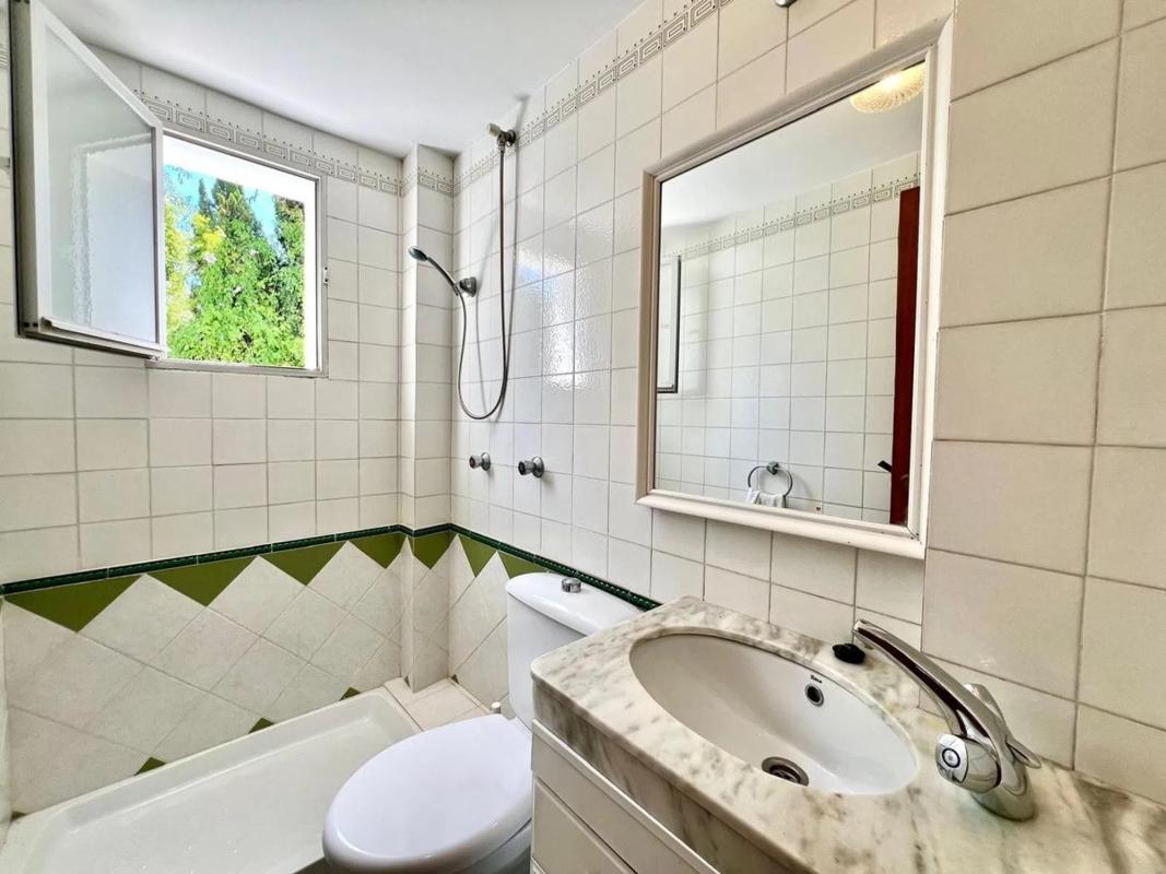 Venta de piso en Urbanización Cerrado de Elviria, Marbella
photo 3