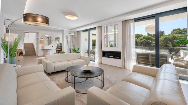 Chalet independiente en venta en Paseo de Basilea, Marbella
photo 1