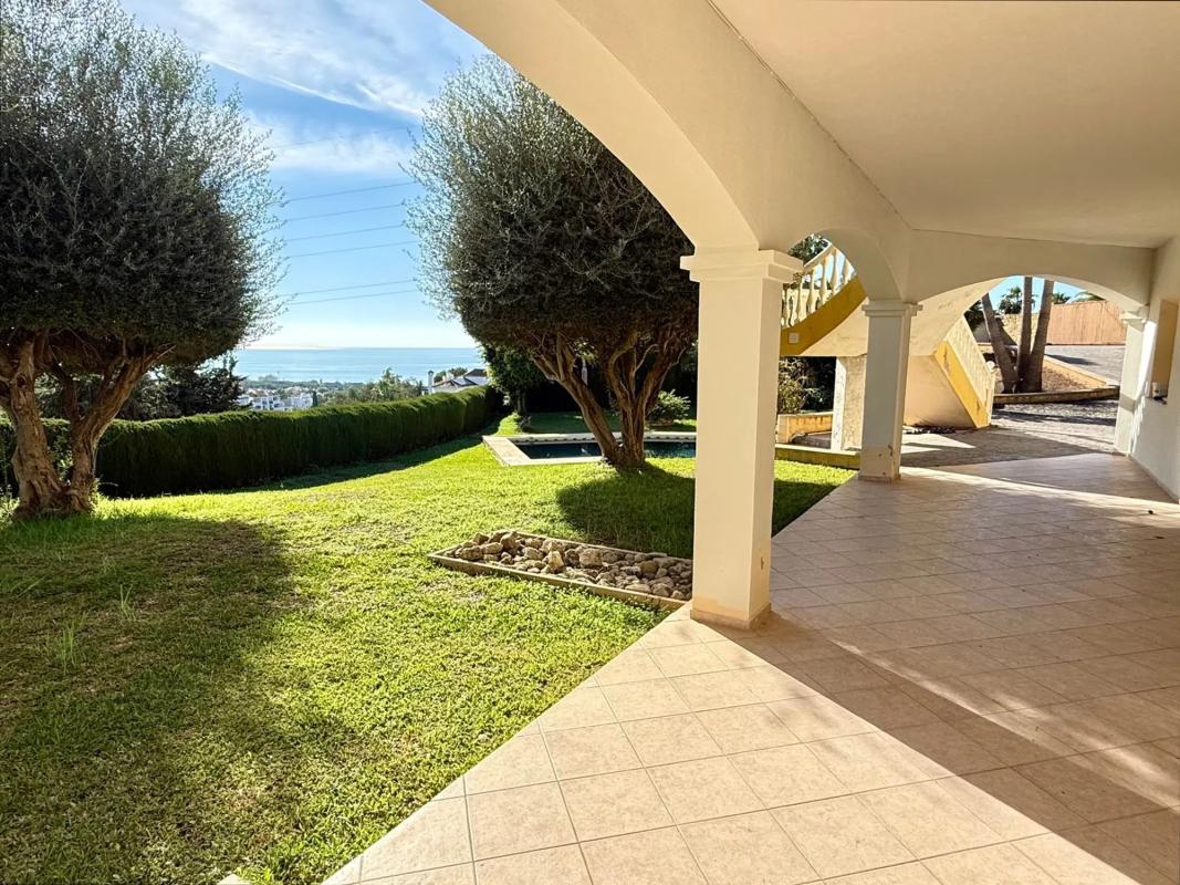 Sale of independent chalet in Barrio Hacienda Las Chapas, Marbella
photo 3