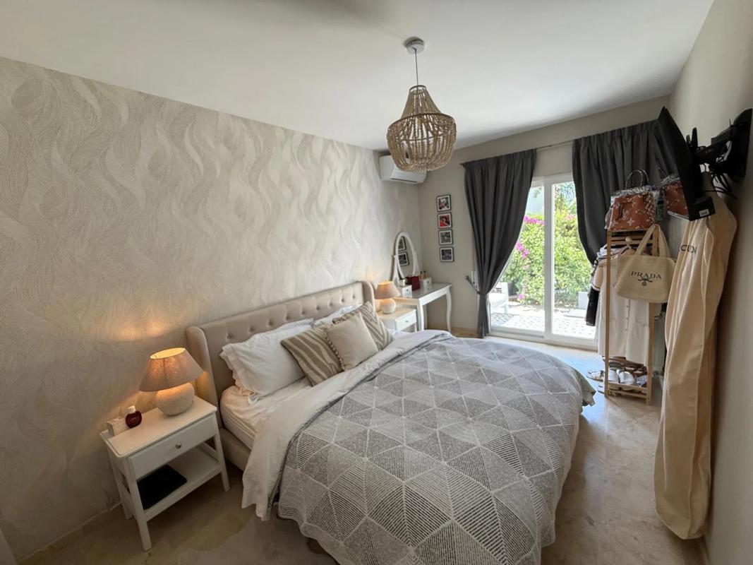 Sale of independent chalet in CL AVILES-UR MARBESA, Marbella
photo 4