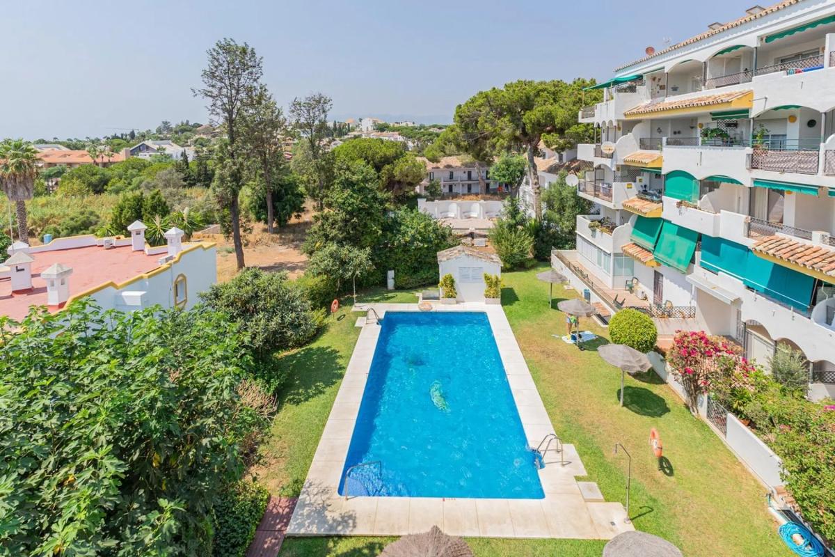 Venta de piso en Barrio Cabopino-Artola, Marbella
 photo 3