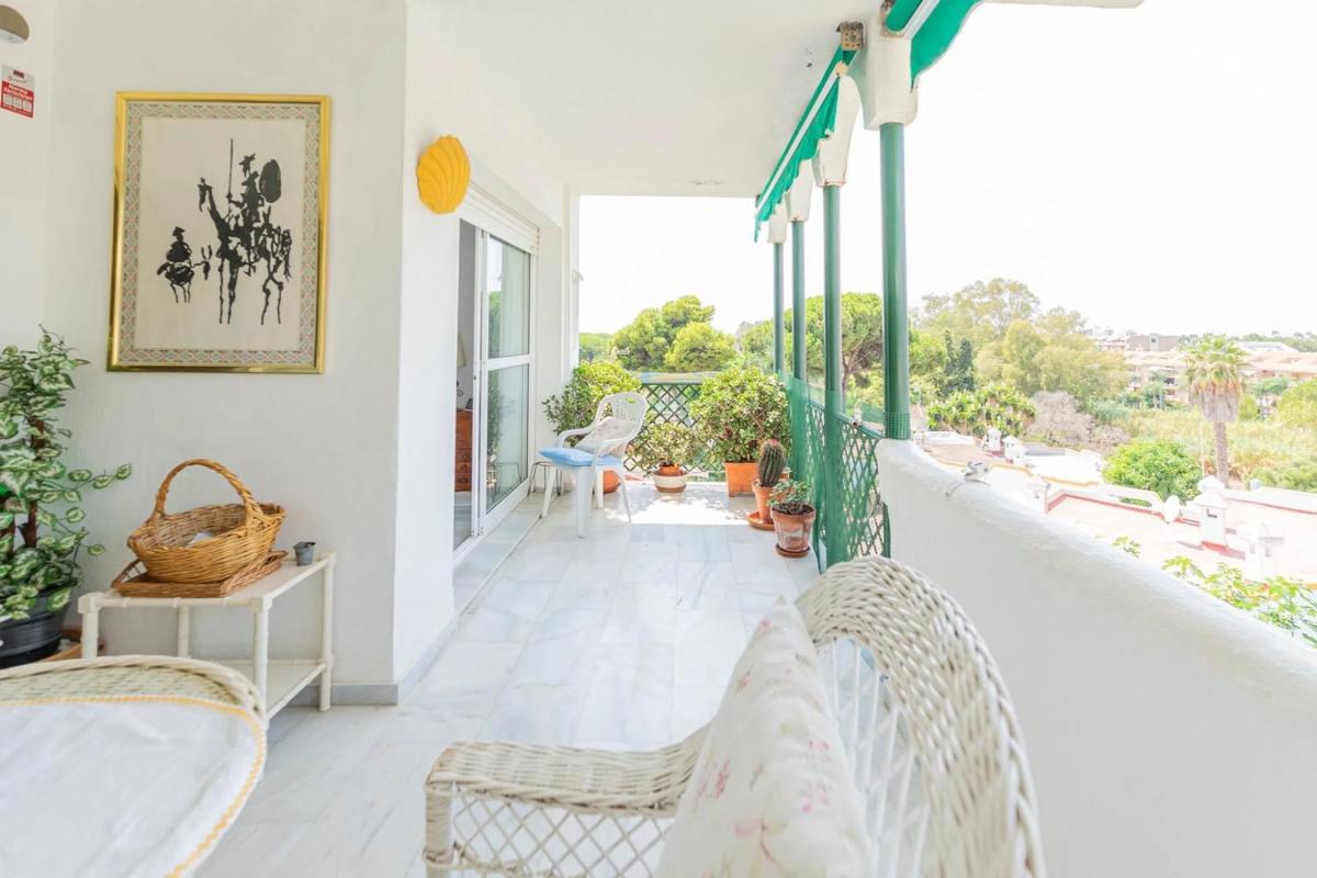 Venta de piso en Barrio Cabopino-Artola, Marbella
 photo 4