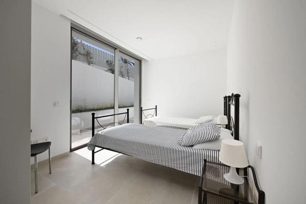 Частный шале на продаже в  AV ARAGON-UR MARBESA, Марбелла photo 1