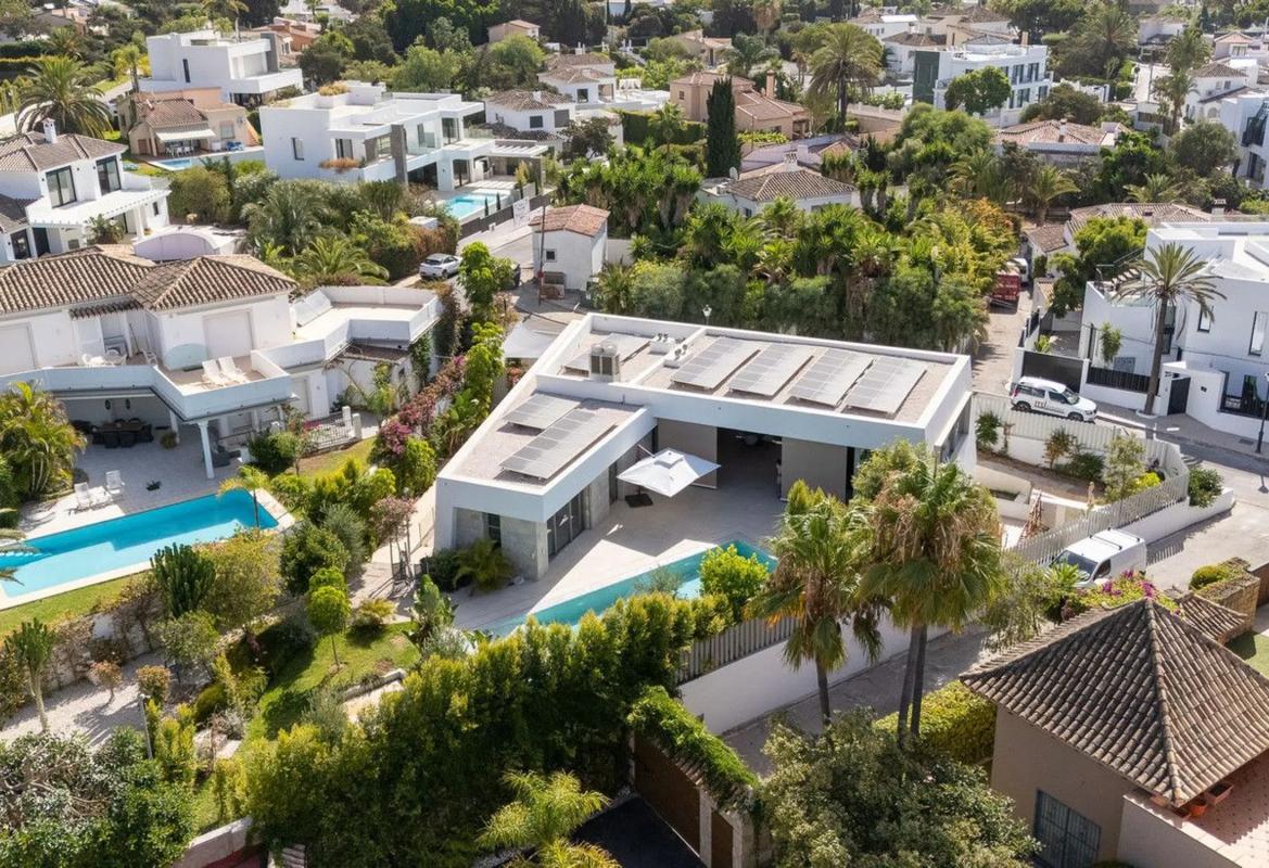 Sale of independent chalet in AV ARAGON-UR MARBESA, Marbella
 photo 5