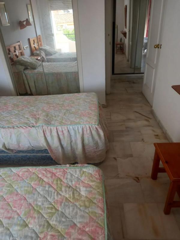 Venta de chalet adosado en Avenida Aljaima, 33 , Marbella photo 4
