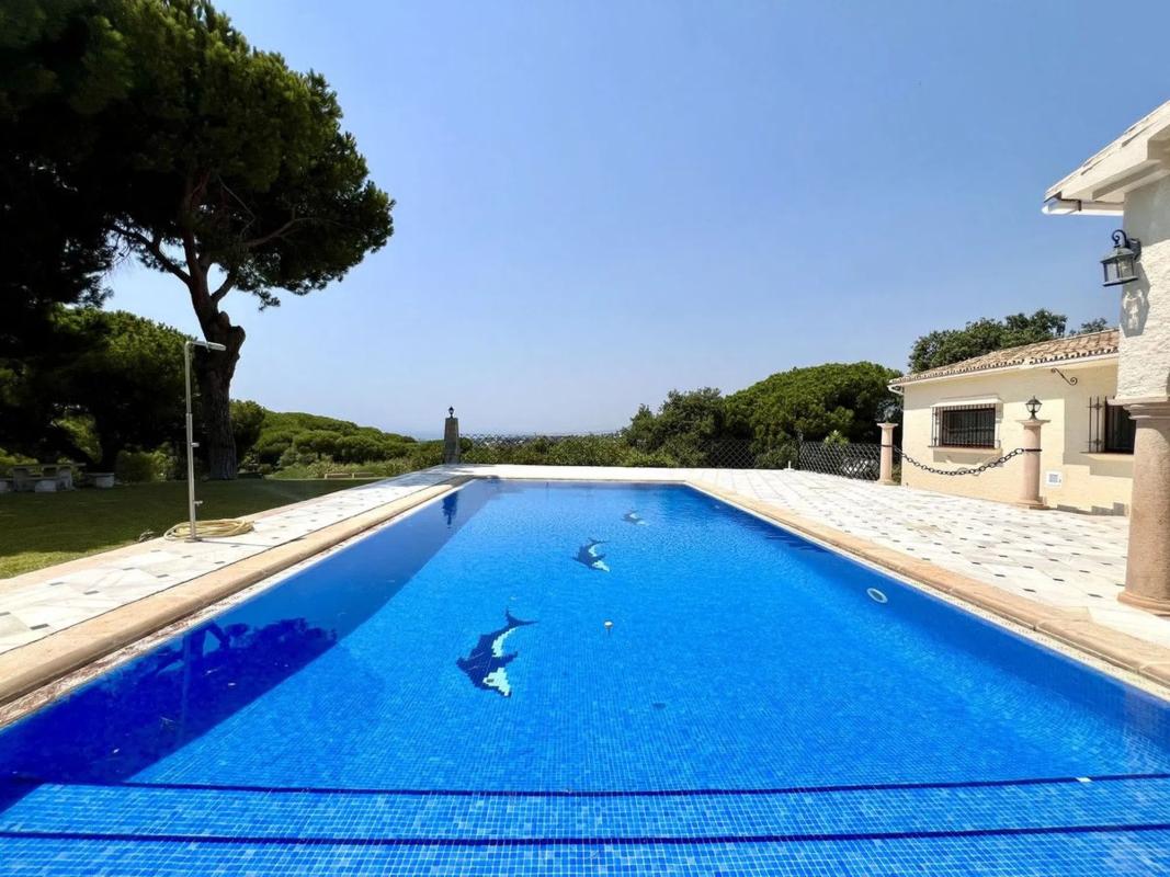 Sprzedaż niezależnego domku jednorodzinnego w Calle Laurel, Marbella photo 2