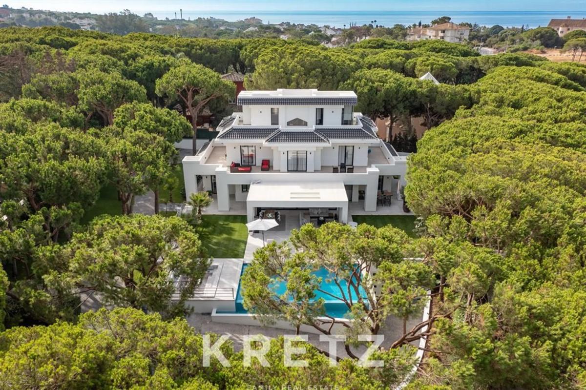 Sale of independent chalet in Avenida Dos, Marbella
 photo 5