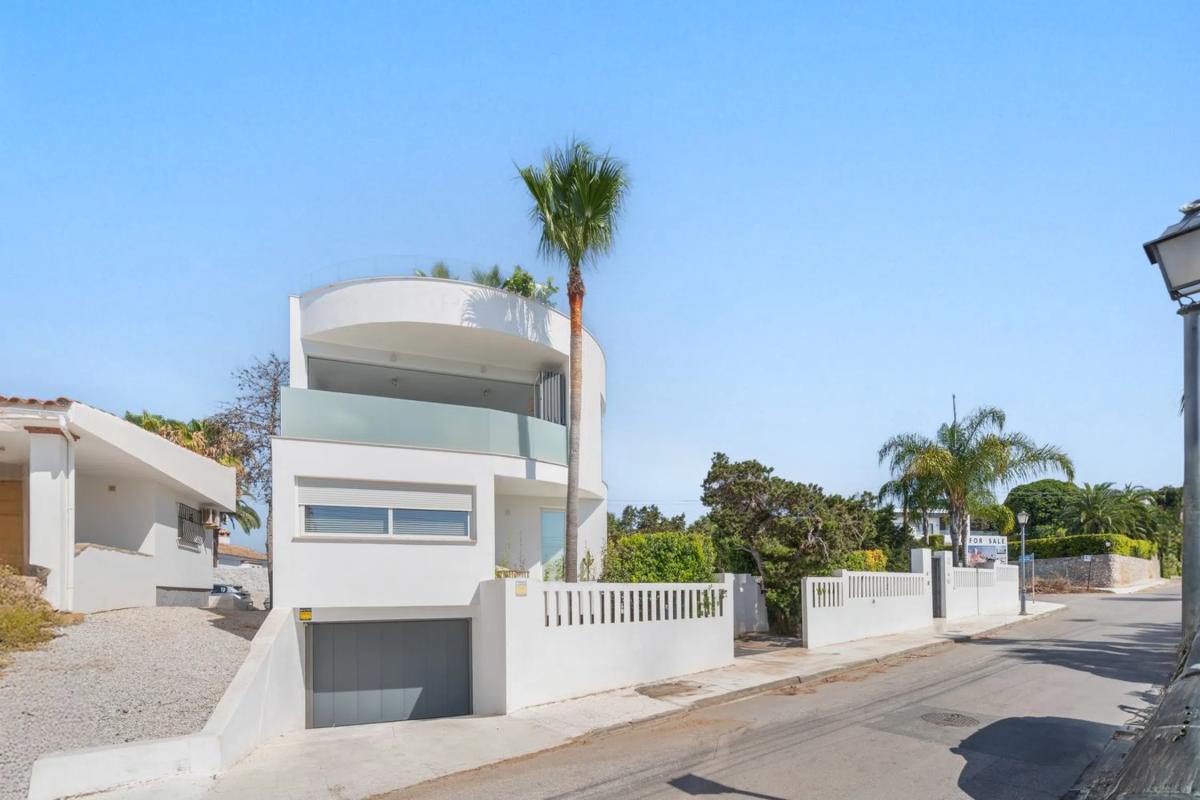 Sprzedaż niezależnego domku jednorodzinnego w  Avenida Cartagena, 224, Marbella photo 2