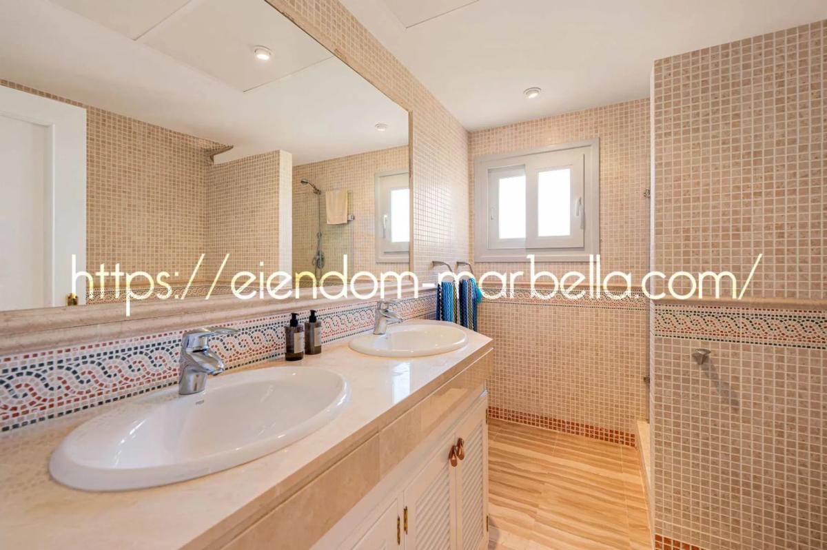 Venta de duplex en Avenida de España, Marbella photo 2