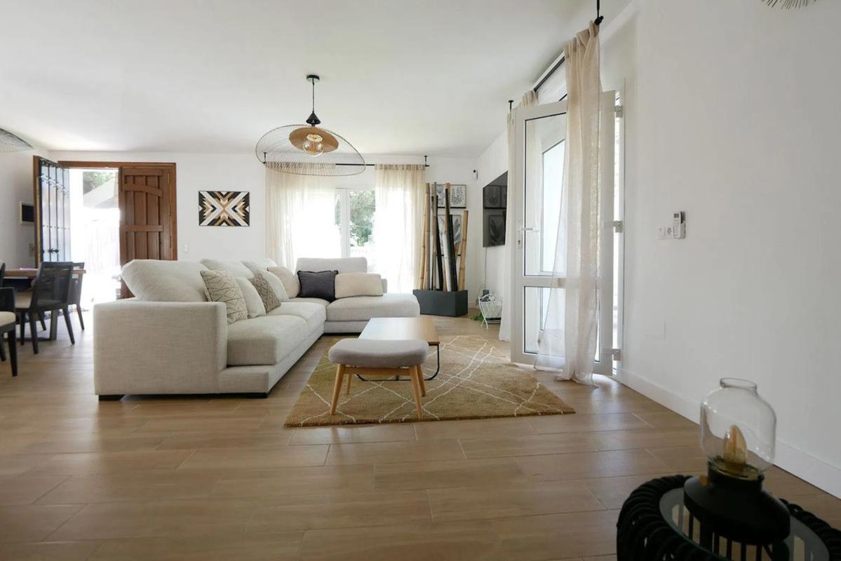 Sprzedaż niezależnego domku jednorodzinnego w Barrio Santa María, Marbella photo 2