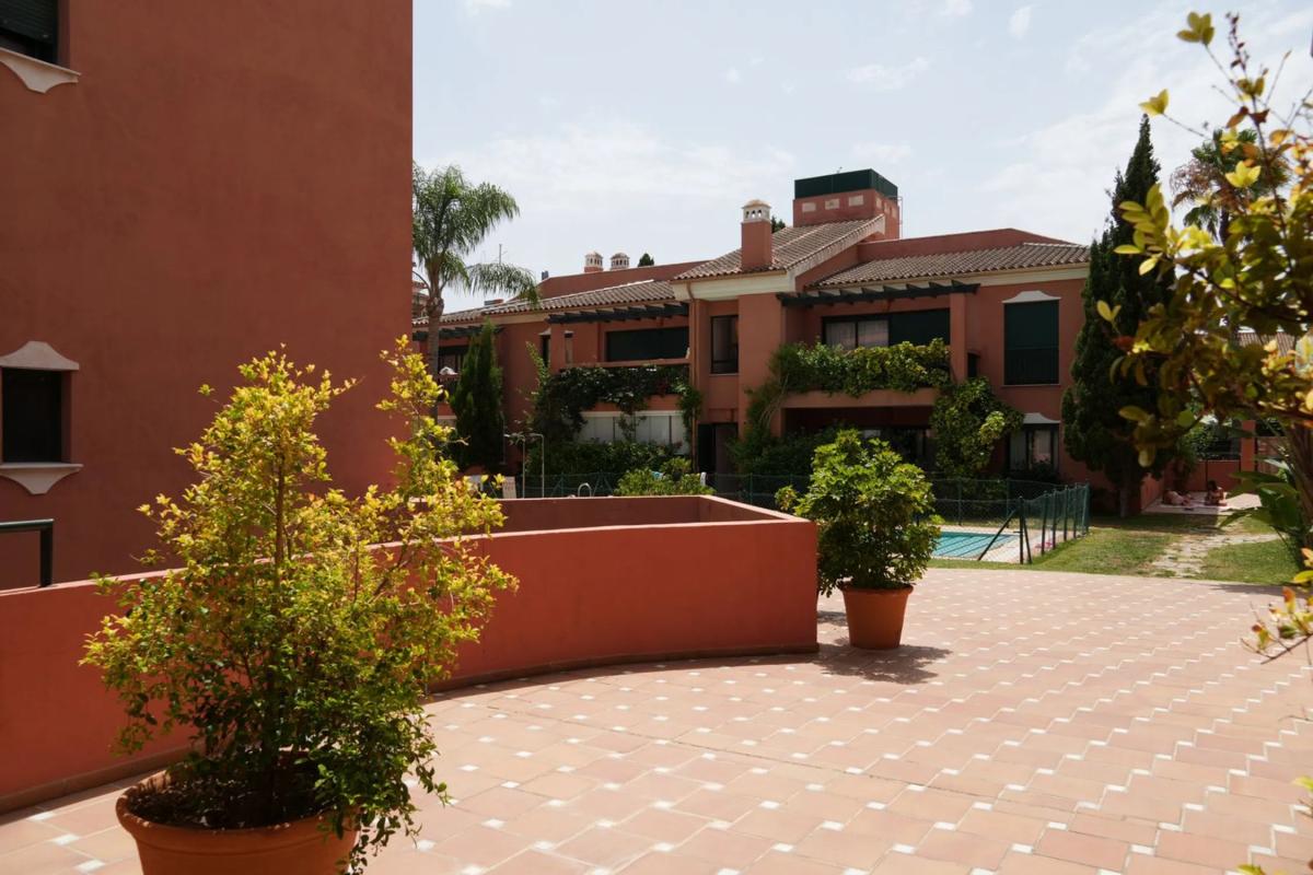 Sprzedaż mieszkania w Calle de los Alcotanes, Marbella
photo 1