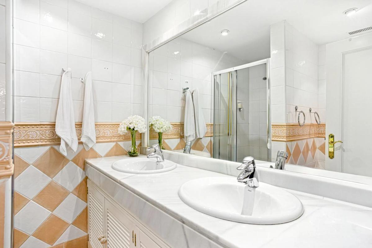 Venta de piso en CL TRITON s/n, Marbella
 photo 5