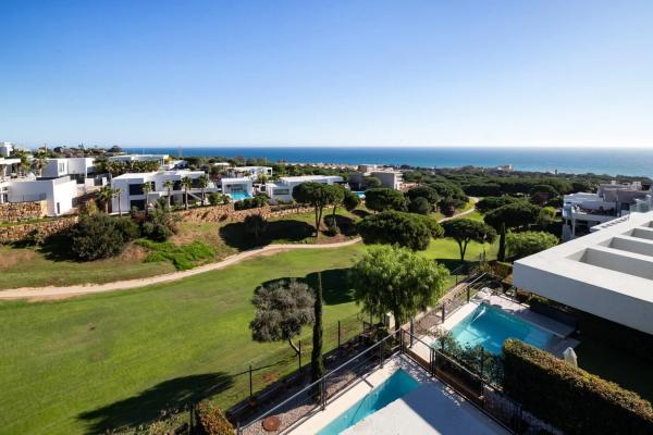 Dom szeregowy na sprzedaż w  Avenida de los Acebos , Marbella photo 1