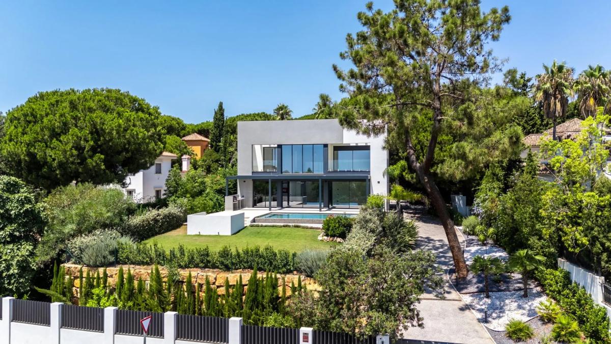 Sprzedaż niezależnego domku jednorodzinnego w Barrio Hacienda Las Chapas, Marbella photo 1