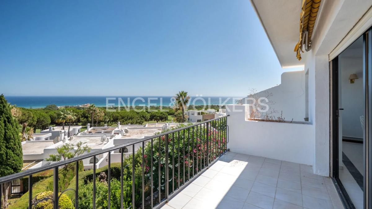 Sprzedaż niezależnego domku jednorodzinnego w Avenida de los Acebos, Marbella photo 3