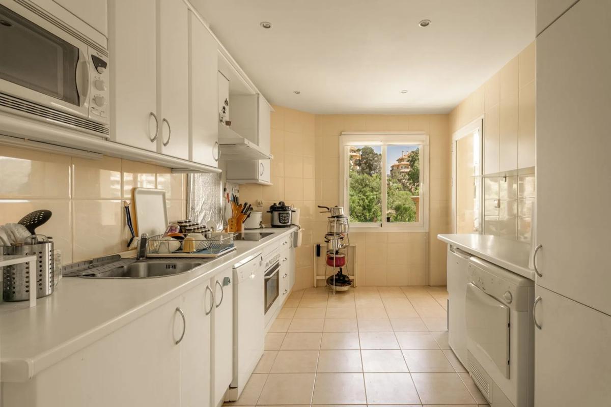Продажа квартиры на Calle D-9J, 4, Марбелла
photo 3