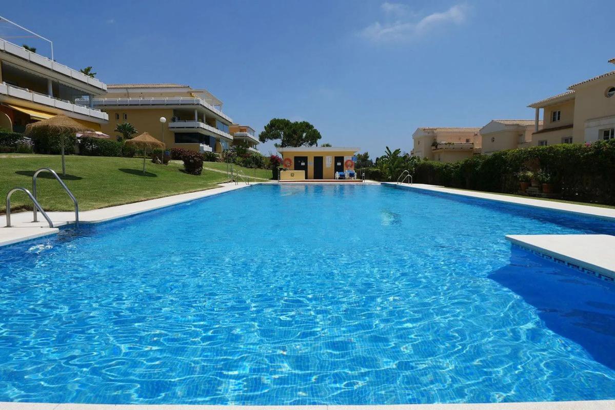 Venta de piso en Calle U2, Marbella
photo 2