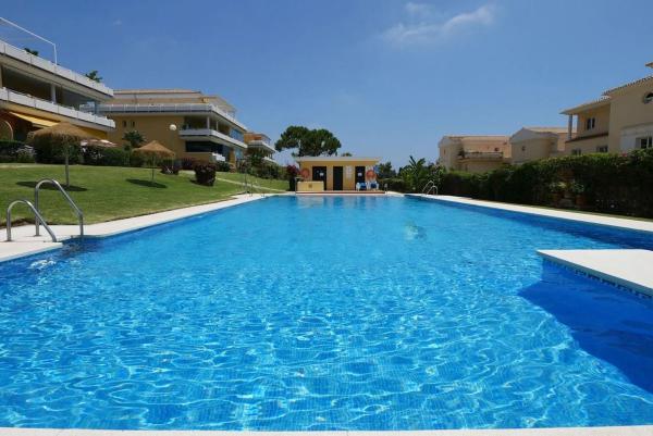 Mieszkanie na sprzedaż w  Calle U2, Marbella photo 2