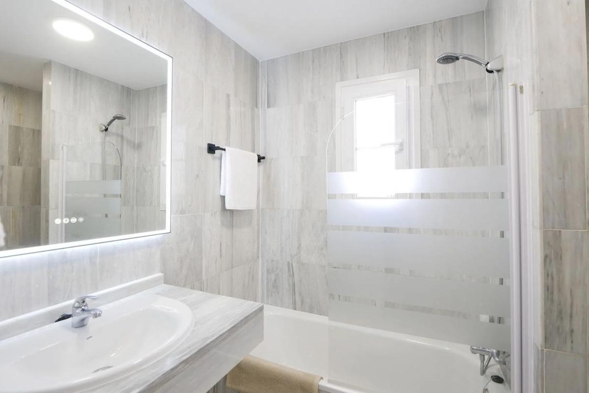 Venta de piso en Calle U2, Marbella
photo 4