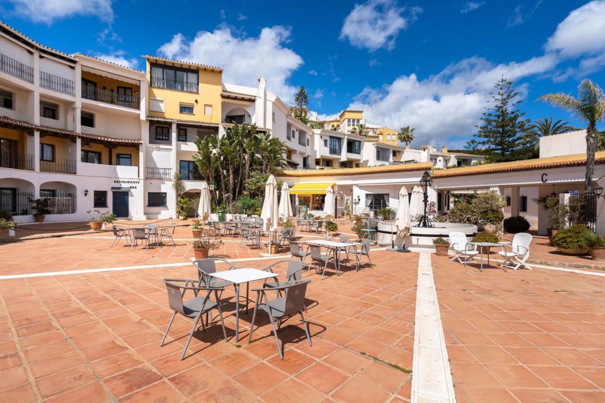 Sprzedaż mieszkania w Puerto de Cabopino, Marbella
photo 1