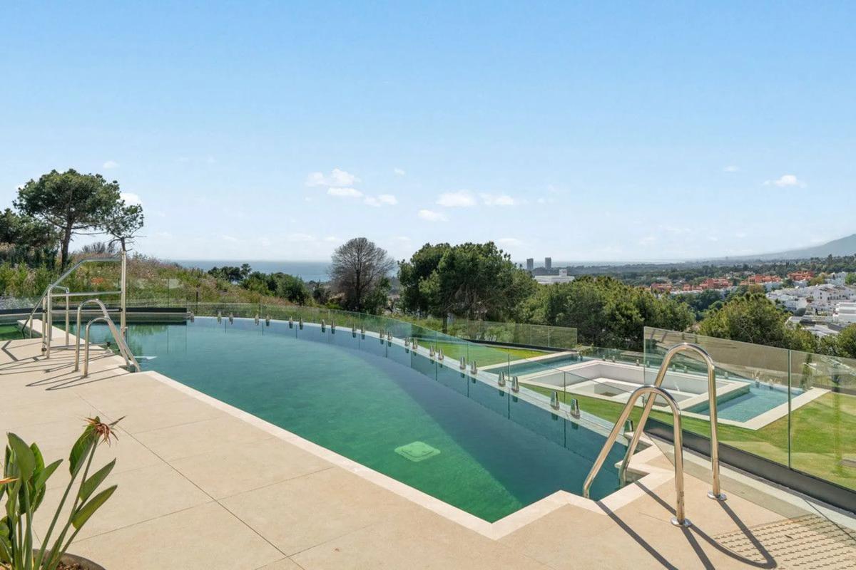 Venta de duplex en Avenida de los Acebos, Marbella photo 3