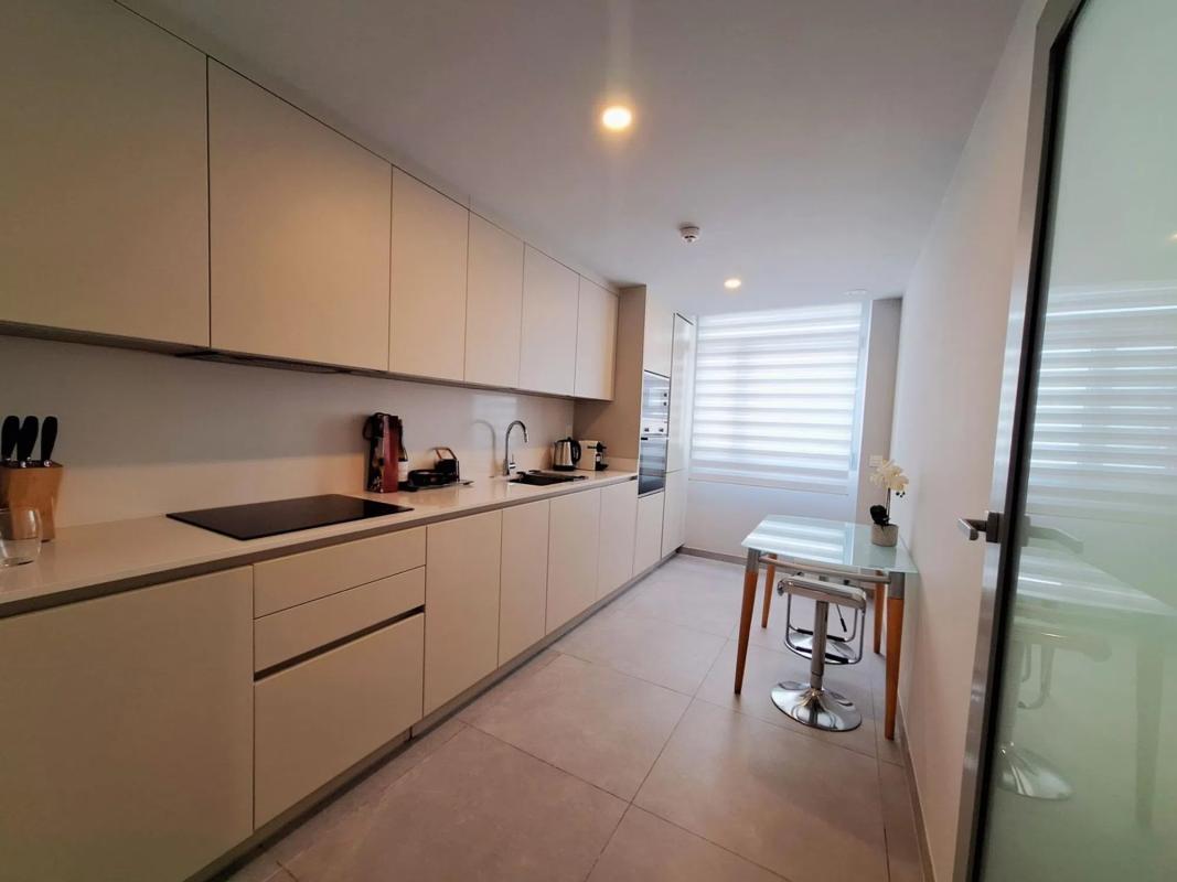 Venta de piso en Avenida Diego Velazquez, Marbella
 photo 5